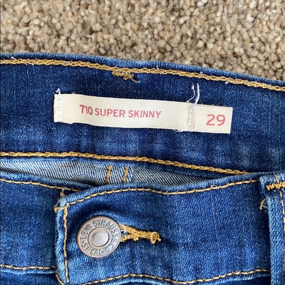 Authentic Levi’s - Picture 2 of 4